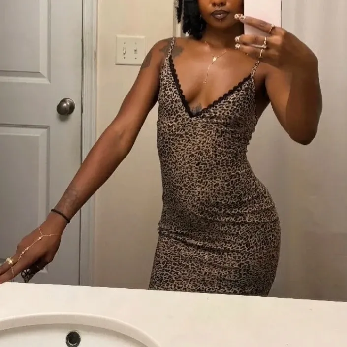 Beautiful Girl Available for meetings and Camshow 