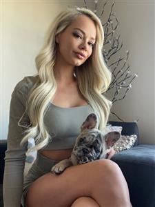 FUwu2cTWAAISi17.jpg_small