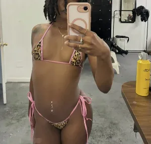 Beautiful Girl Available for meetings and Camshow 